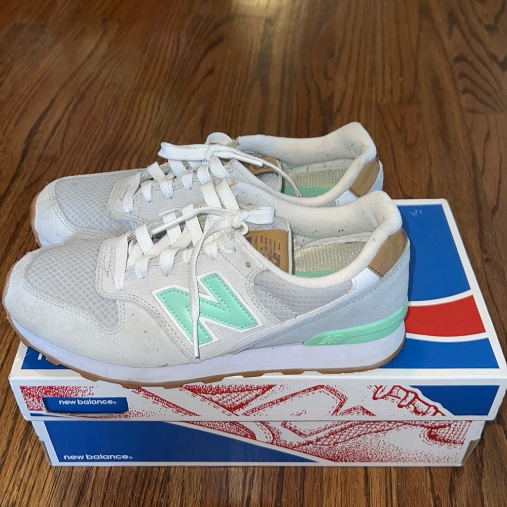 New Balance Women’s Sneakers - Picture 1 of 4